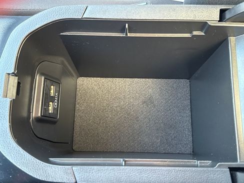 Used 2021 Toyota RAV4 XLE image 25