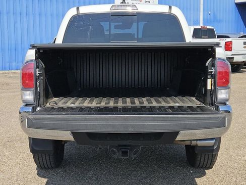 Used 2021 Toyota Tacoma TRD Off-Road image 10