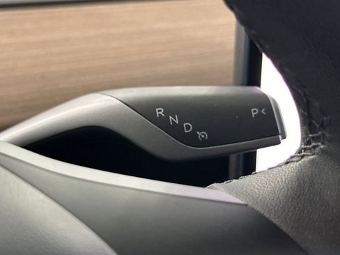 Used 2024 Tesla Model Y Performance AWD/4WD image 22