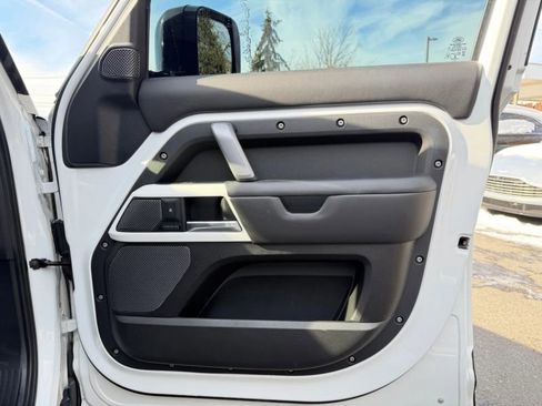 Used 2021 Land Rover Defender 110 X-Dynamic HSE image 29