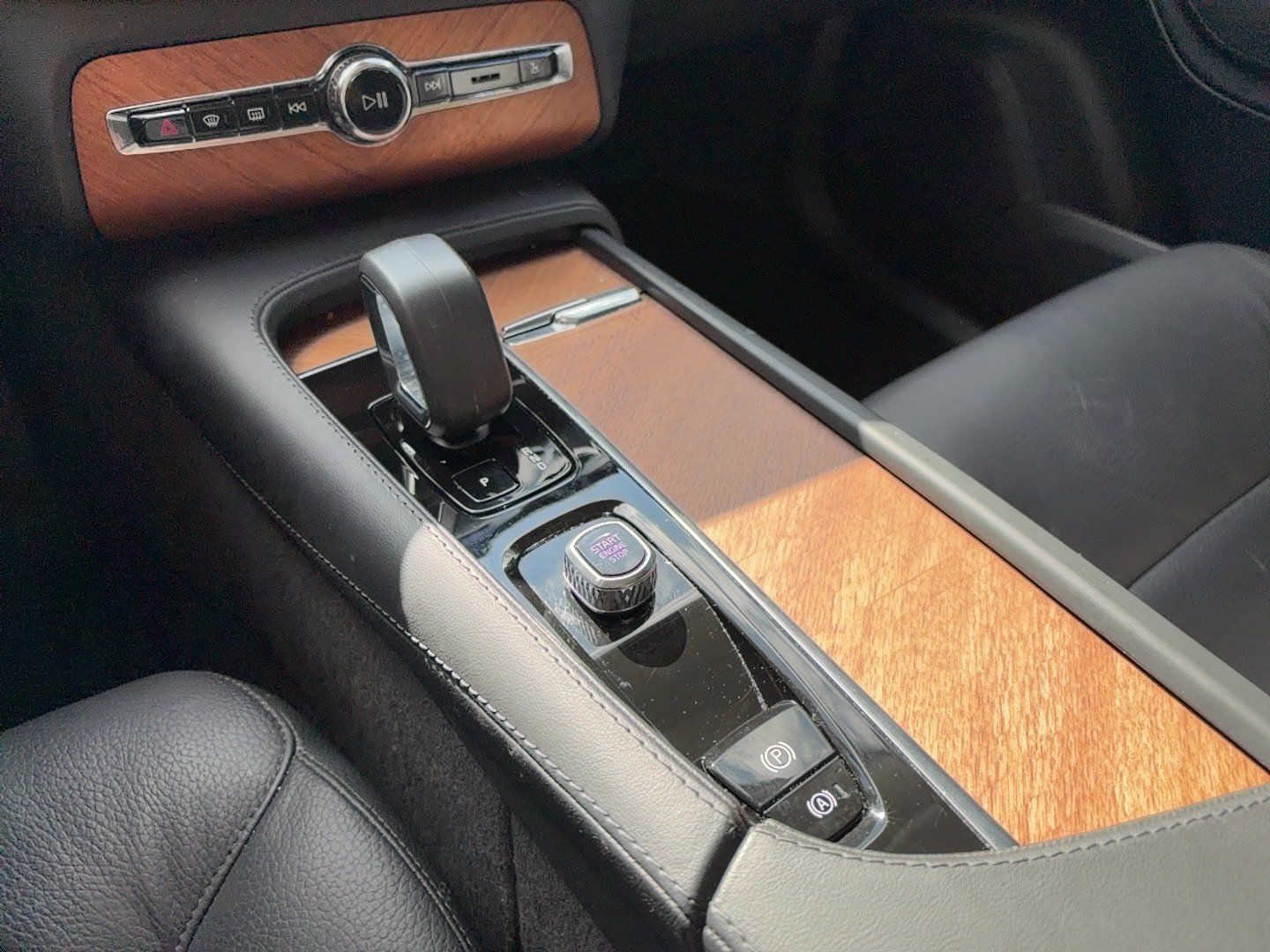 Certified 2023 Volvo XC90 T8 Plus w/ Protection Package AWD/4WD image 22