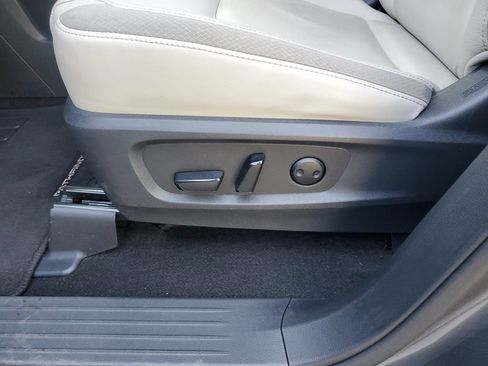 Certified 2023 Nissan Pathfinder SL FWD image 18