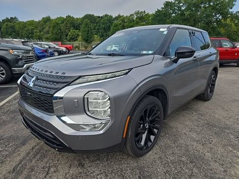 Used 2022 Mitsubishi Outlander SE AWD/4WD image 3