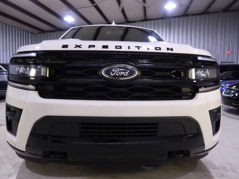 Used 2024 Ford Expedition Max Limited image 8