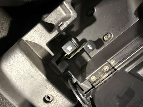 Used 1999 MAZDA MX-5 Miata image 69