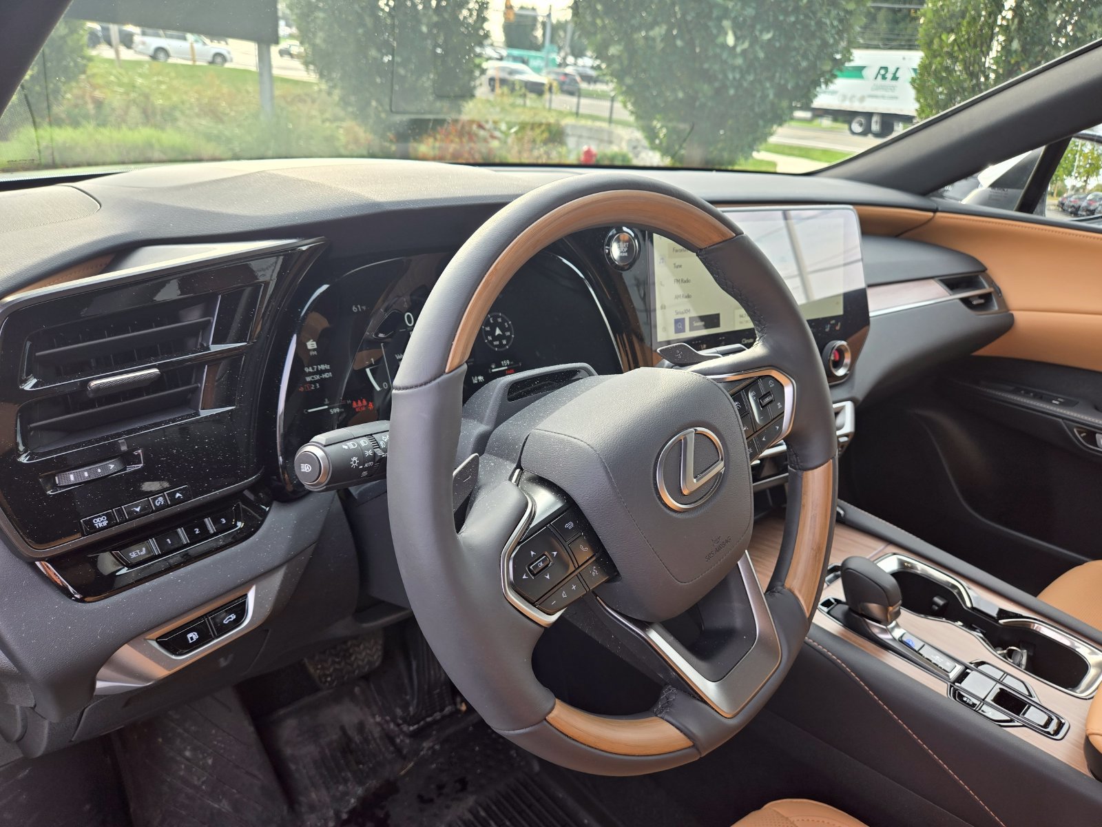 Used 2025 Lexus RX 350 AWD image 15