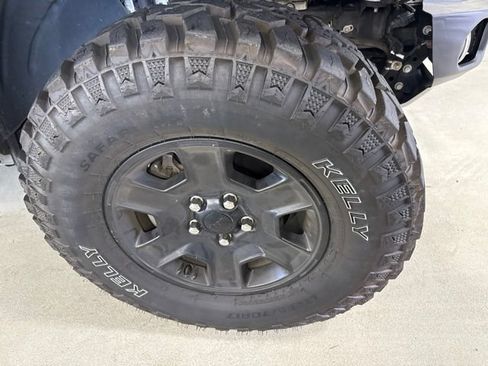 Used 2023 Jeep Gladiator Mojave AWD/4WD image 10