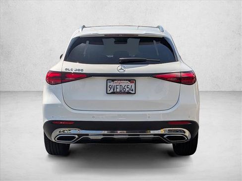 Certified 2025 Mercedes-Benz GLC 300 image 7