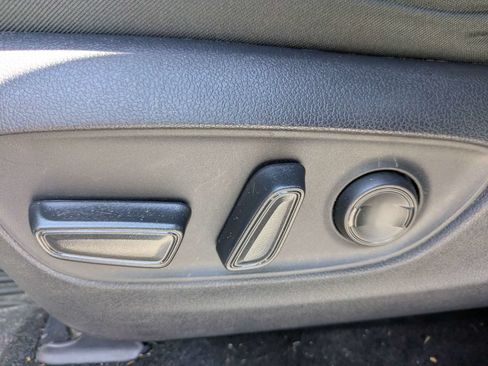 Used 2025 Toyota RAV4 XLE FWD image 20