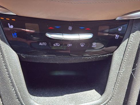 Used 2019 Cadillac XT5 Platinum AWD/4WD image 38