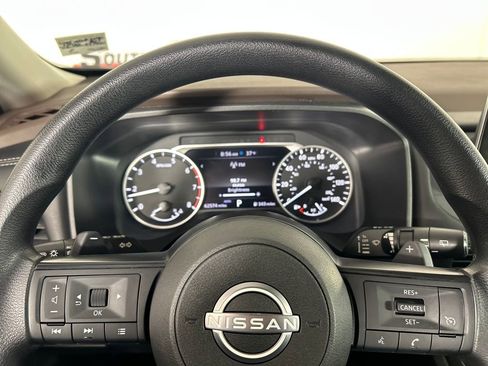 Used 2023 Nissan Rogue S image 12