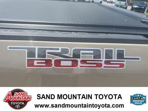Used 2022 Chevrolet Silverado 1500 LT Trail Boss w/ LT Trail Boss Premium Package AWD/4WD image 10
