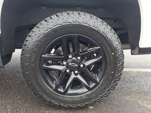 Used 2021 Chevrolet Silverado 1500 LT Trail Boss w/ Convenience Package II image 17