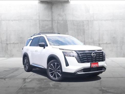 New 2026 Nissan Pathfinder Platinum AWD/4WD image 2