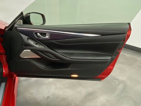 Used 2017 INFINITI Q60 Red Sport 400 image 39