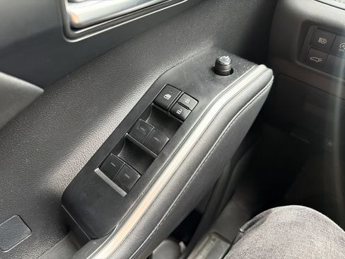 Used 2024 Toyota Highlander XSE FWD image 19