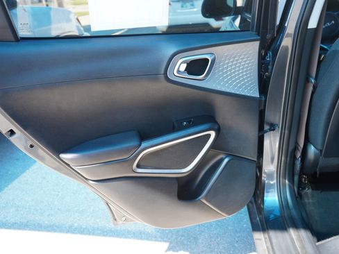 Used 2024 Kia Soul LX w/ Option Group 015 FWD image 23