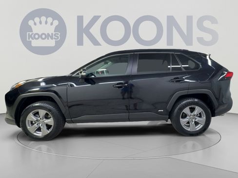 Used 2022 Toyota RAV4 XLE w/ Convenience Package AWD/4WD image 7