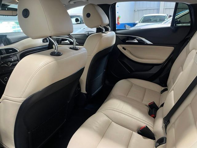 Used 2018 INFINITI QX30 Premium w/ Navigation Package AWD/4WD image 17