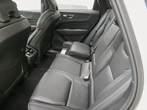 Used 2023 Volvo XC60 B5 Ultimate image 23