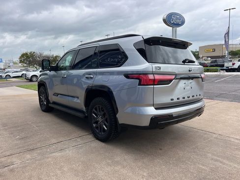 Used 2023 Toyota Sequoia Platinum AWD/4WD image 6