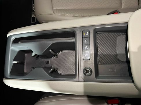 Used 2024 Kia EV9 Wind AWD/4WD image 15