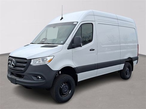 Used 2025 Mercedes-Benz Sprinter 2500 image 1