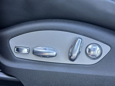 New 2026 Porsche Macan AWD/4WD image 22