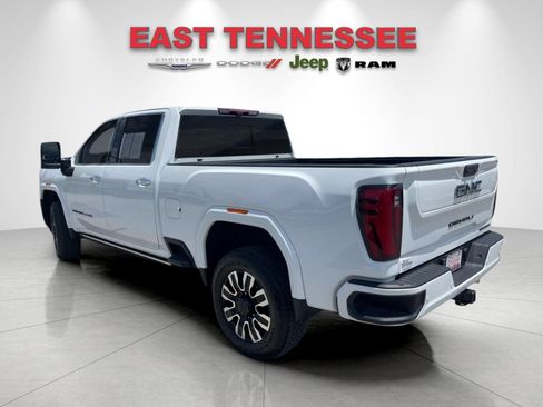 Used 2024 GMC Sierra 3500 Denali Ultimate AWD/4WD image 5