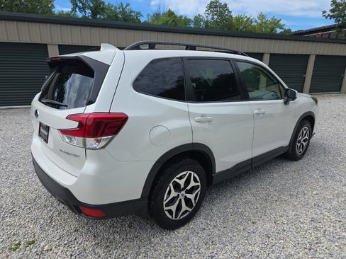 Used 2023 Subaru Forester Premium AWD/4WD image 7