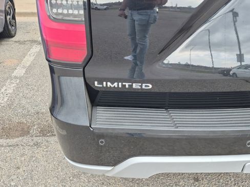 Used 2021 Ford Expedition Max Limited image 5