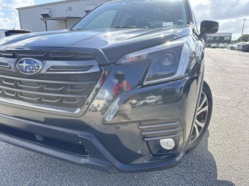 Used 2022 Subaru Forester Limited AWD/4WD image 9