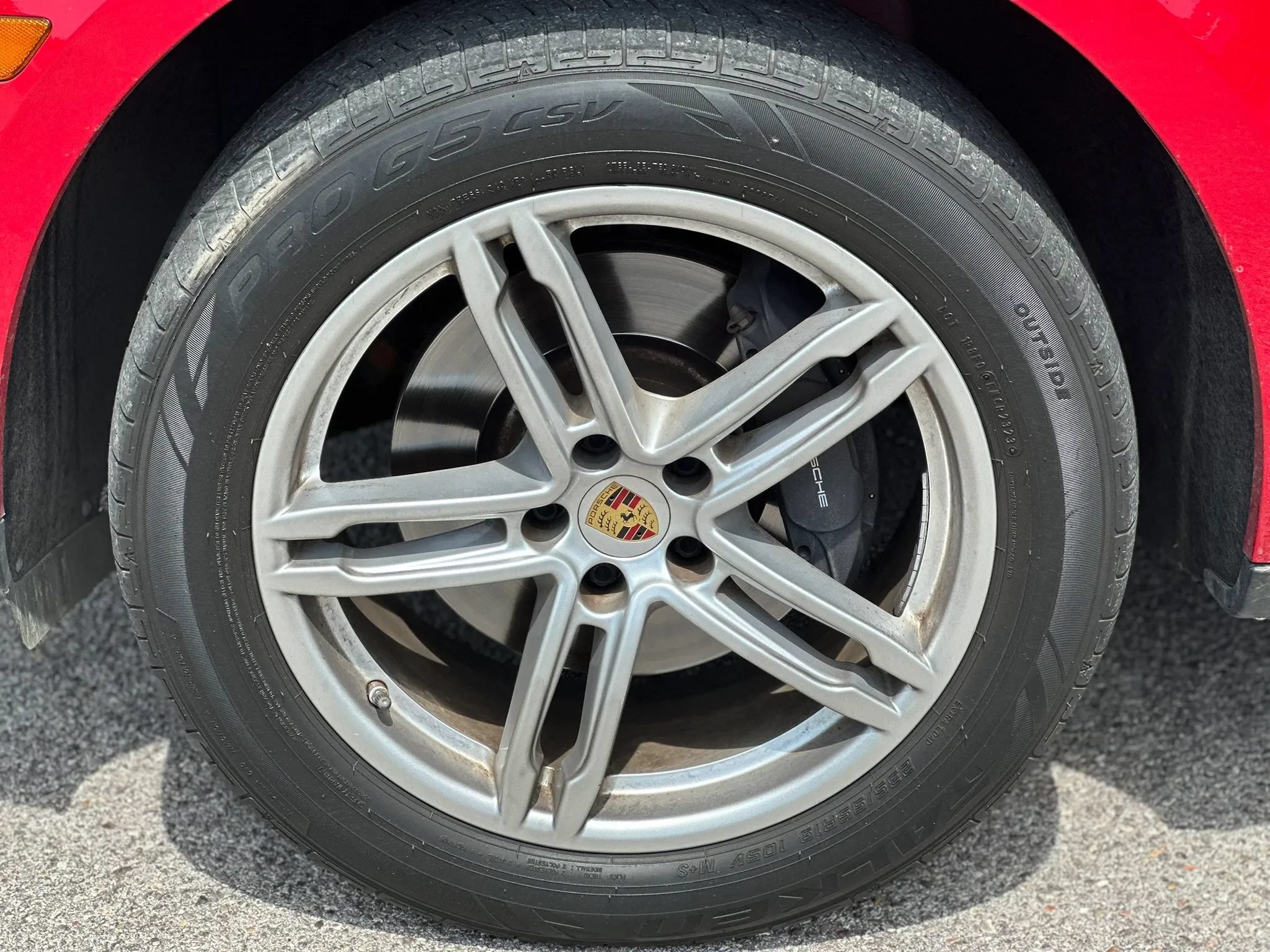 Used 2018 Porsche Macan Sport Edition AWD/4WD image 28