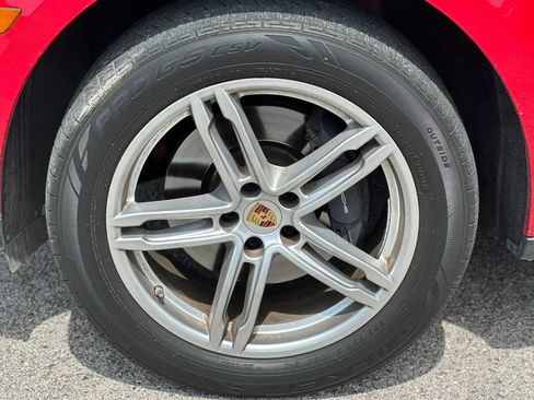 Used 2018 Porsche Macan AWD/4WD image 28