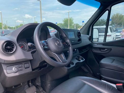 Used 2024 Mercedes-Benz Sprinter 2500 image 13