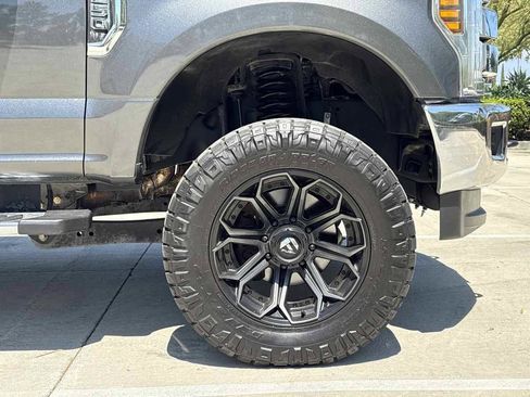 Used 2019 Ford F250 Lariat w/ Lariat Value Package AWD/4WD image 9