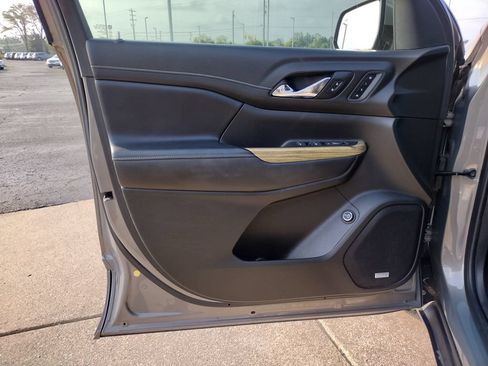 Used 2019 GMC Acadia Denali FWD image 9