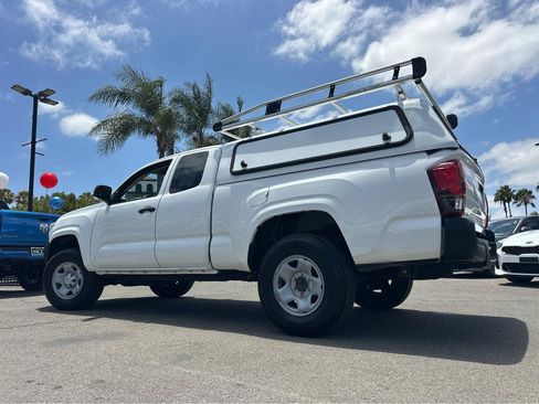 Used 2022 Toyota Tacoma SR RWD image 3