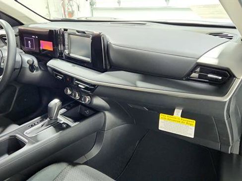 Used 2025 Nissan Kicks S image 30