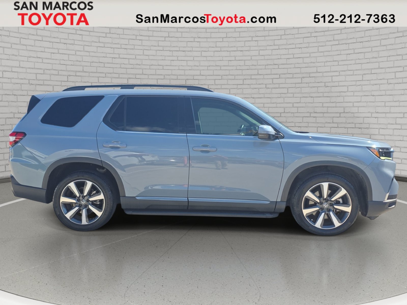 Used 2024 Honda Pilot Touring image 5