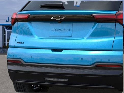 New 2027 Chevrolet Bolt LT FWD image 14