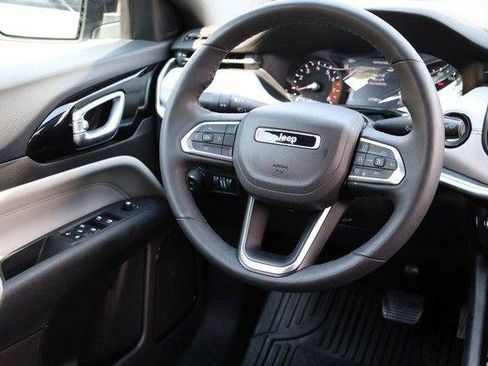 Used 2025 Jeep Compass Limited AWD/4WD image 23