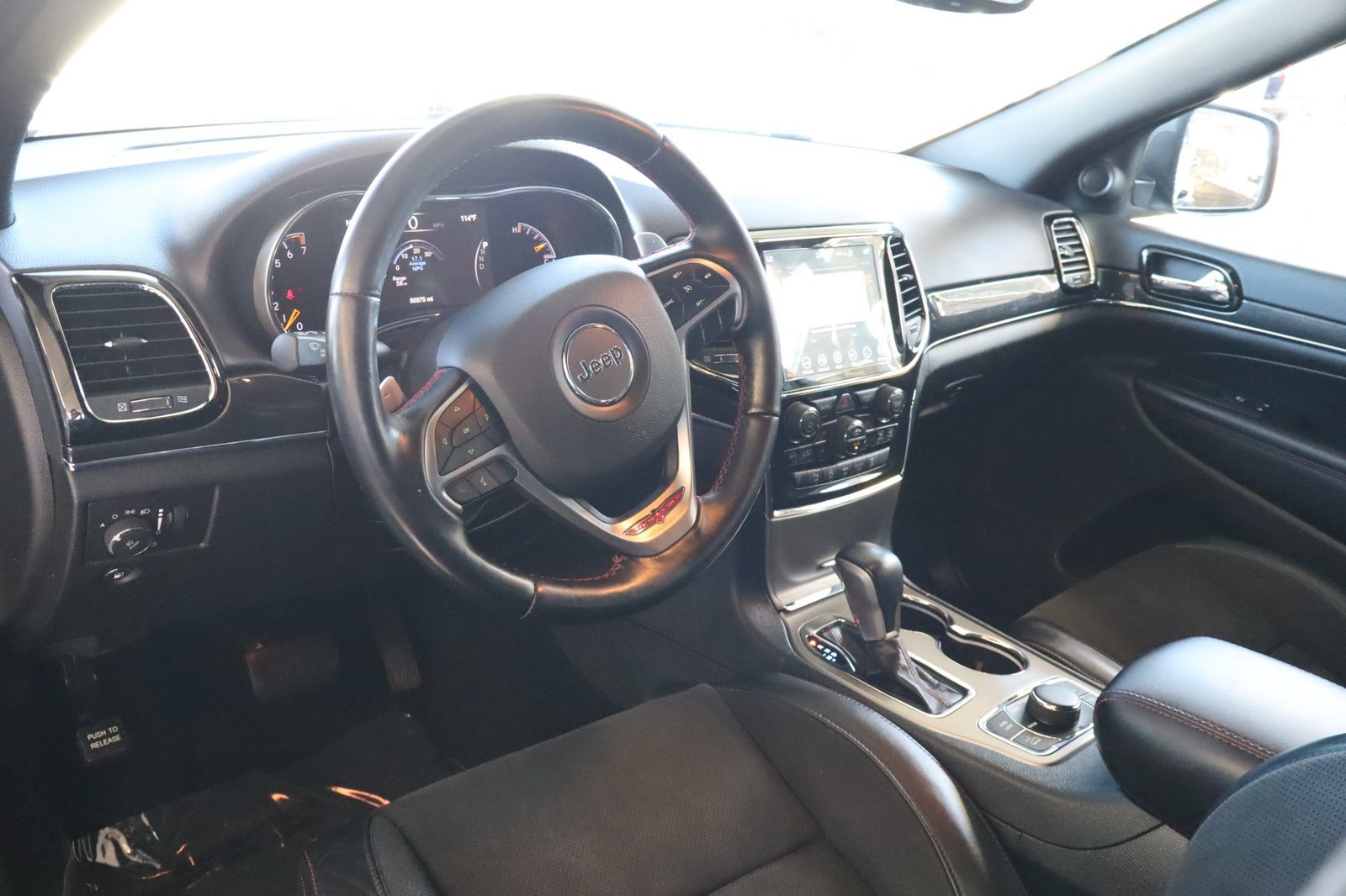 Used 2021 Jeep Grand Cherokee Trailhawk AWD/4WD image 17
