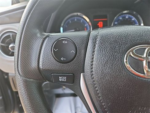 Used 2019 Toyota Corolla L image 18