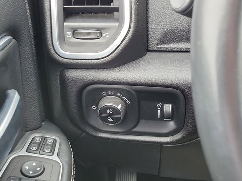 Used 2024 RAM 2500 Big Horn w/ Bed Utility Group image 12