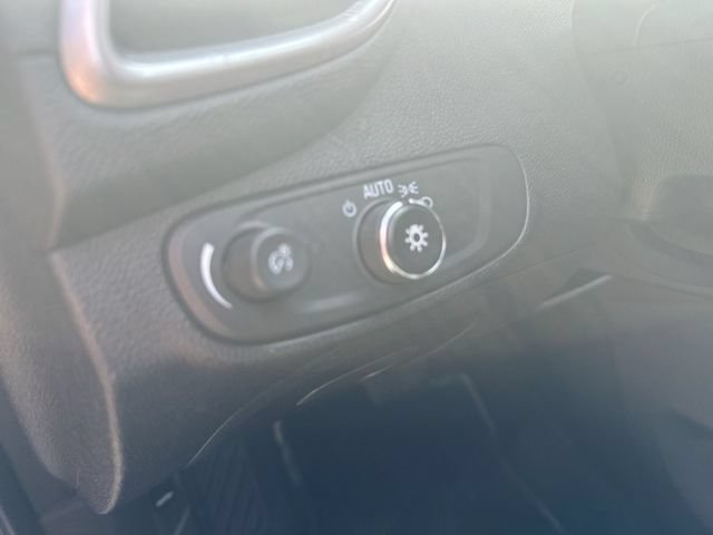 Used 2020 Chevrolet Trax LT w/ LT Convenience Package FWD image 47