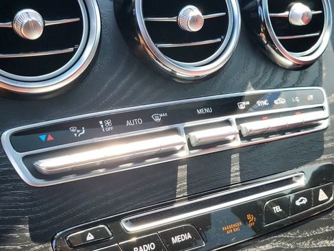 Used 2019 Mercedes-Benz GLC 300 4MATIC Coupe image 21