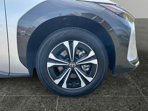 Used 2024 Toyota bZ4X XLE w/ Weather Package image 9