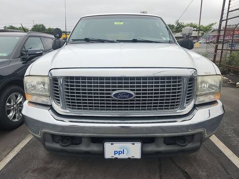 Used 2002 Ford Excursion XLT AWD/4WD image 2