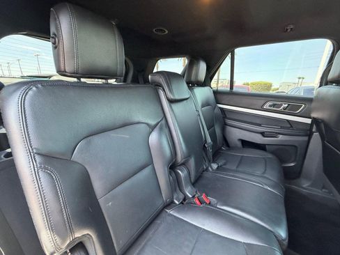 Used 2017 Ford Explorer XLT w/ Equipment Group 202A FWD image 18